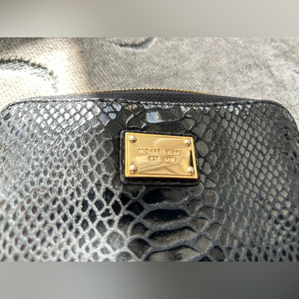 Leather Michael Kors wristlet
